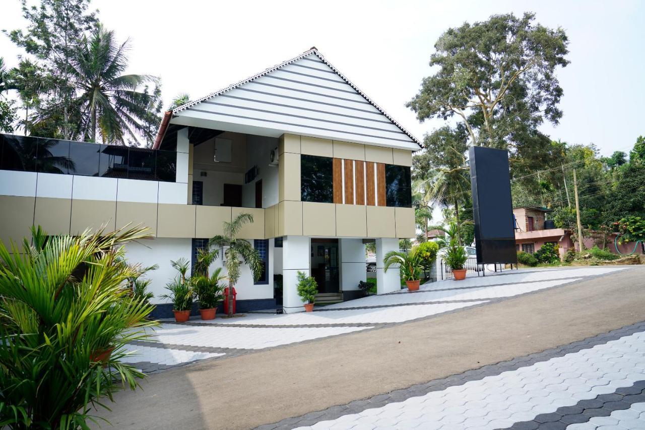 Oyo 6526 Ap Residency City Sultan Bathery Exterior foto