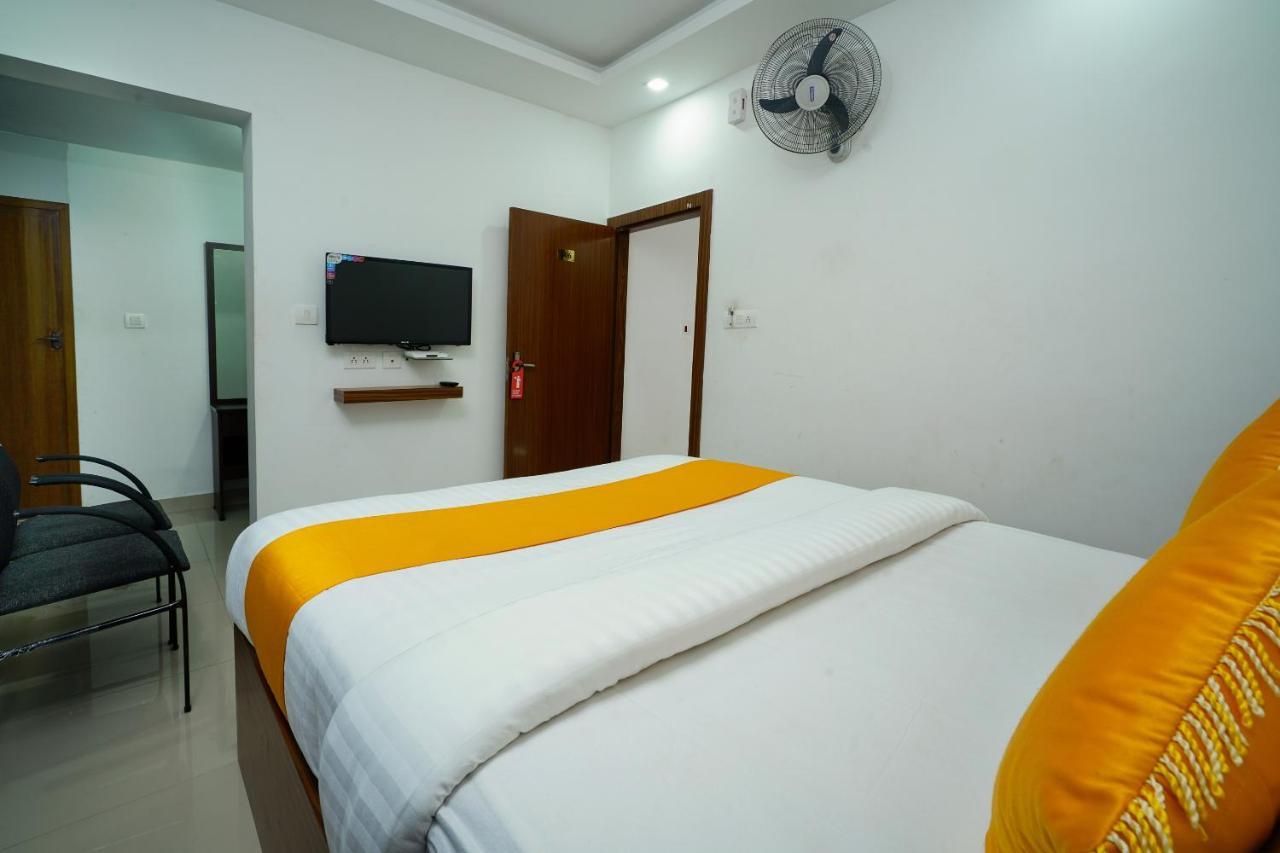 Oyo 6526 Ap Residency City Sultan Bathery Exterior foto